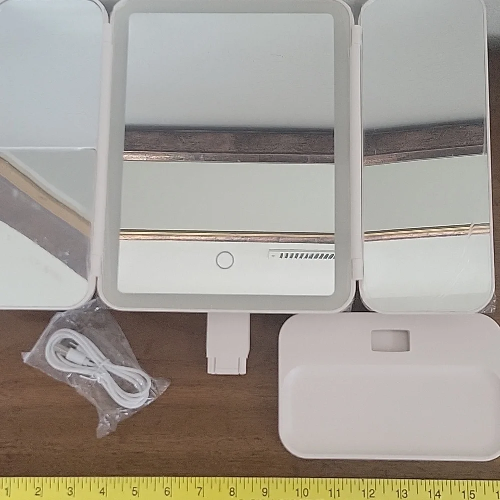 **NEW** Tri-Fold Beauty Mirror With Lights